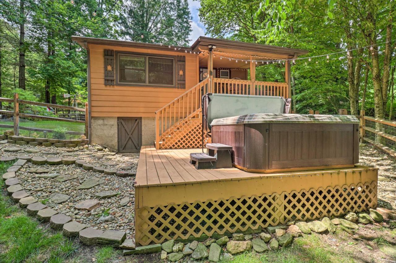Vintage Creekside Cottage With Hot Tub And Grill! แมกกีวาเลย์ ภายนอก รูปภาพ