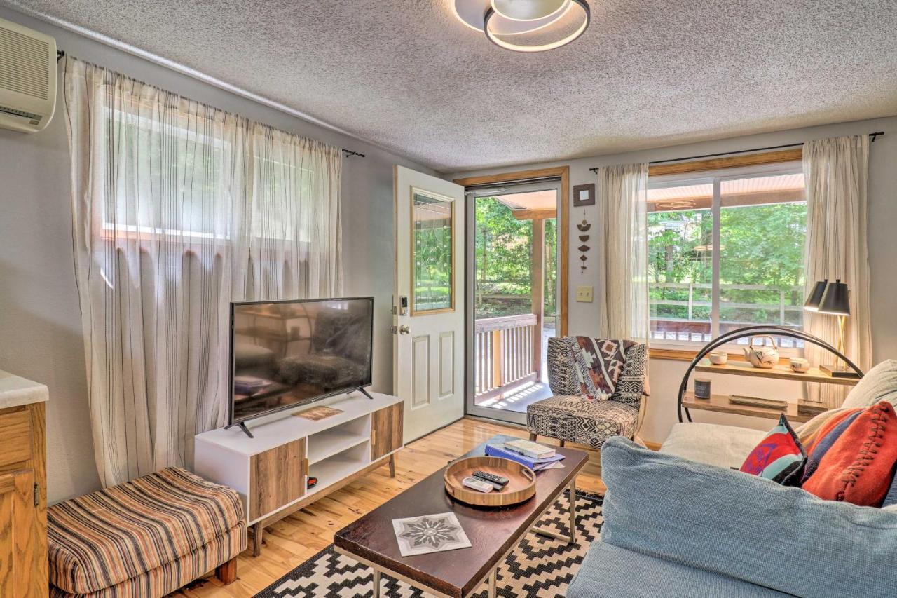 Vintage Creekside Cottage With Hot Tub And Grill! แมกกีวาเลย์ ภายนอก รูปภาพ