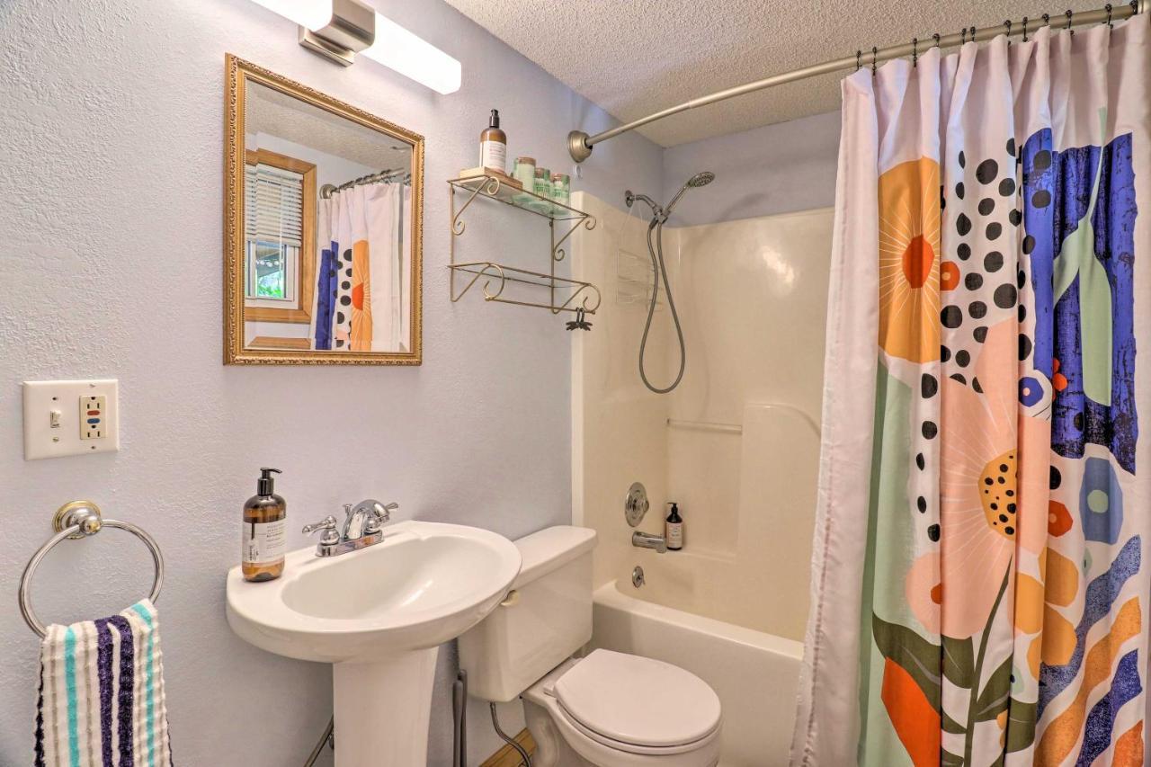 Vintage Creekside Cottage With Hot Tub And Grill! แมกกีวาเลย์ ภายนอก รูปภาพ