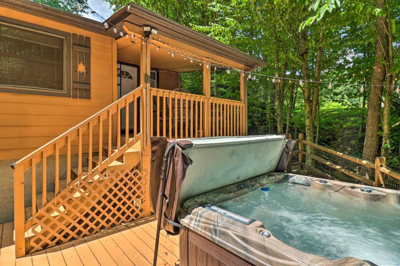 Vintage Creekside Cottage With Hot Tub And Grill! แมกกีวาเลย์ ภายนอก รูปภาพ